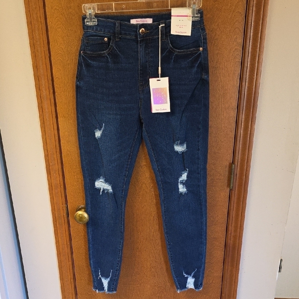 Distressed Skinny Jeans 13